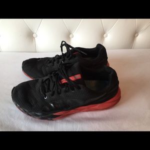 Men’s Black and Red Puma Athletic Shoes Sz 10.5